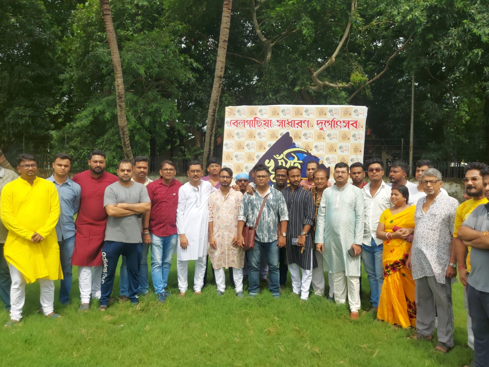 बेलगछिया सार्वजनिक दुर्गोत्सव समिति ने रथ यात्रा की शुभ तिथि पर पारंपरिक “खुटी पूजा” का आयोजन किया