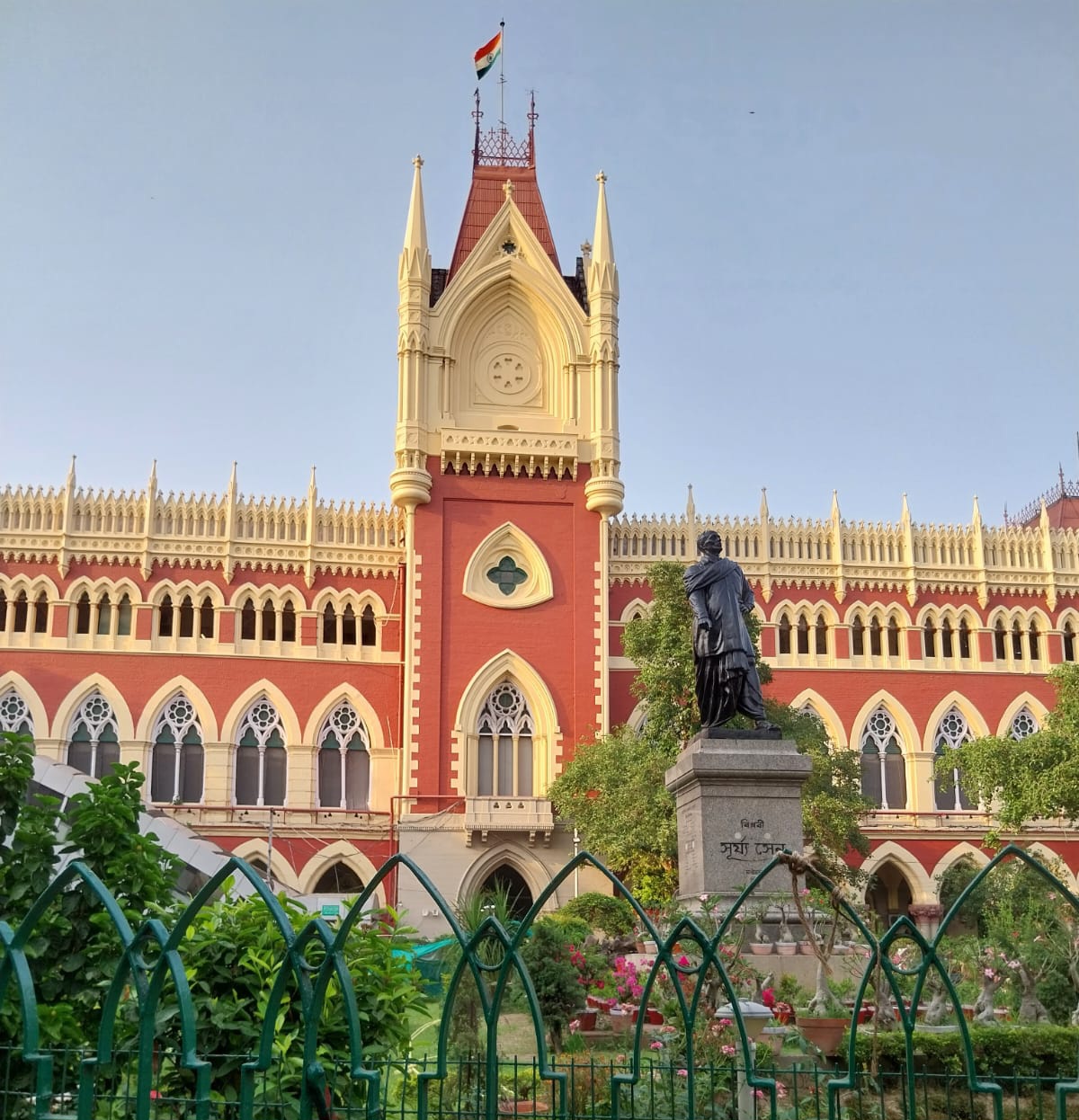 मंगलकोट के ज़मीन मालिक ने ज़मीन अधिग्रहण मामले में तेज़ी से सुनवाई के लिए कलकत्ता हाई कोर्ट का दरवाज़ा खटखटाया है